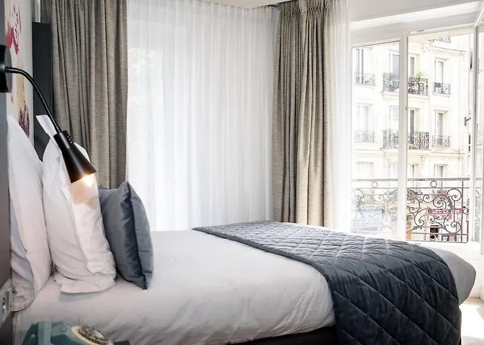 Des Arts-bastille Отель 3*