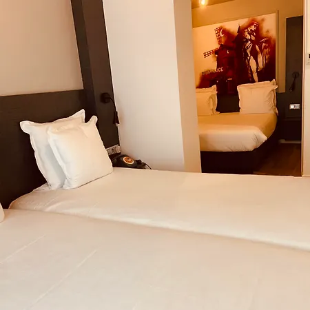 מלון Des Arts-bastille 3*
